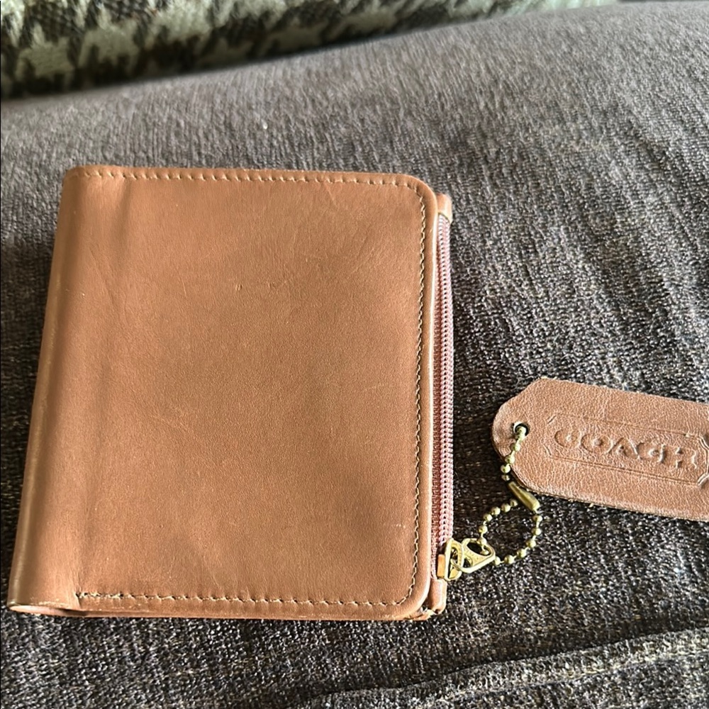 Coach Brown Leather Key Card Holder Minimalist Design